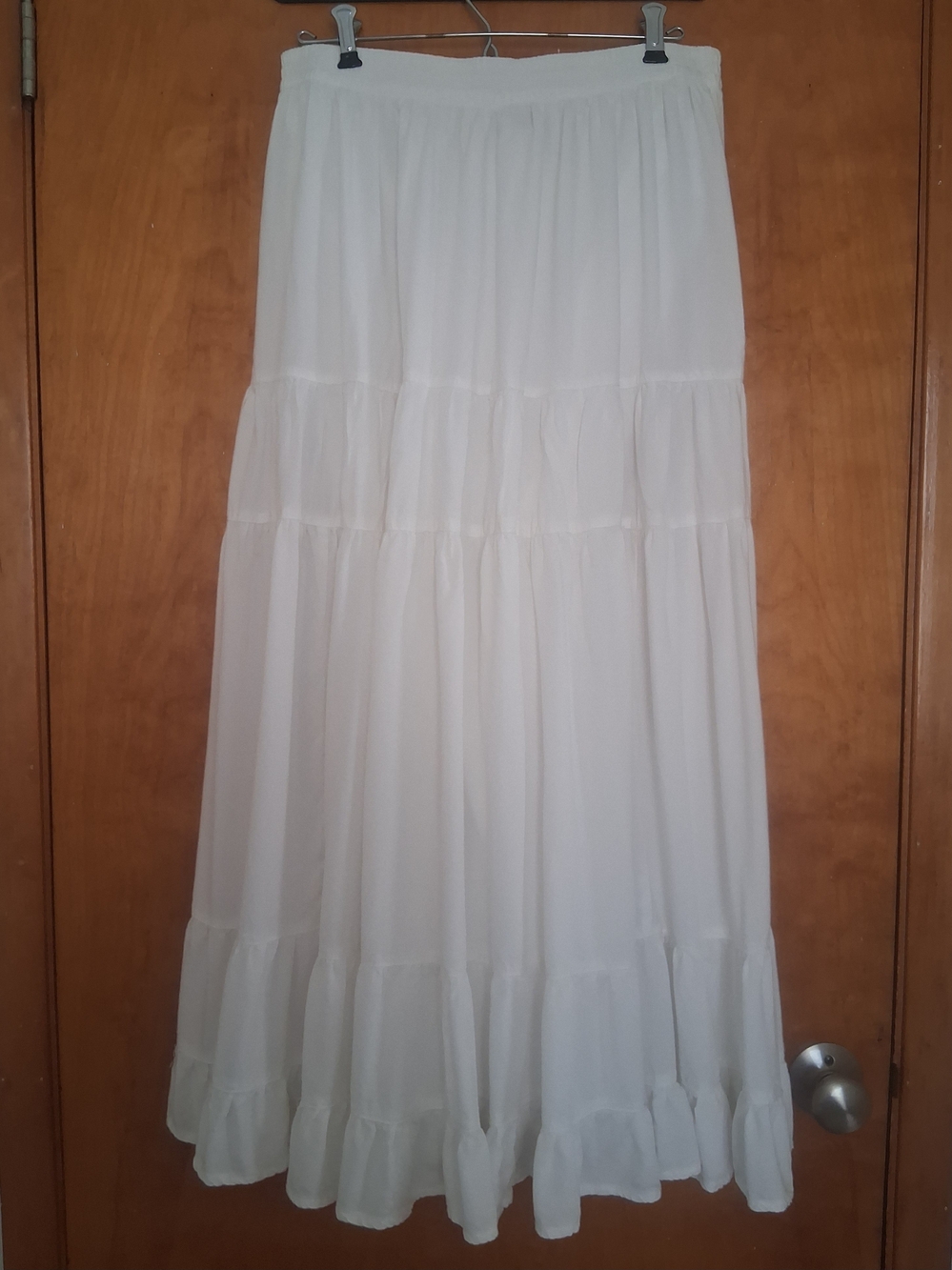 American Eagle White M Tiered Ruffle Maxi Skirt Flowy Cottagecore 100% Viscose